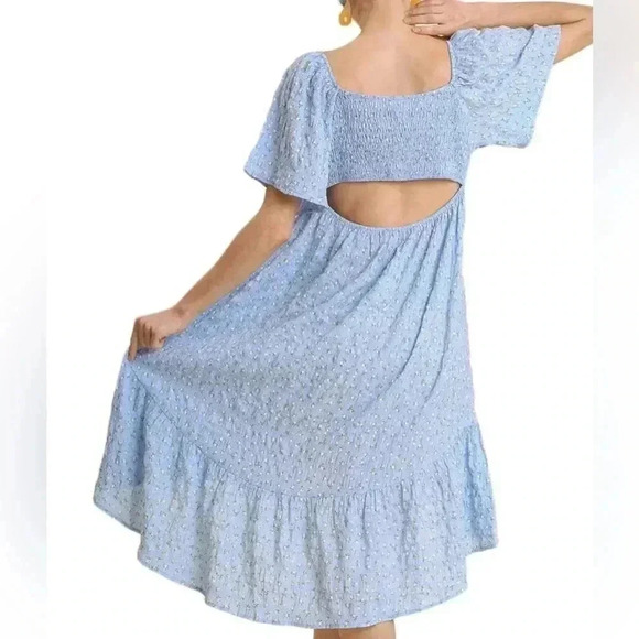 Umgee High Low Hem Dress With Smocked Detail And Back Cut Out Blue Floral Large - Picture 2 of 7
